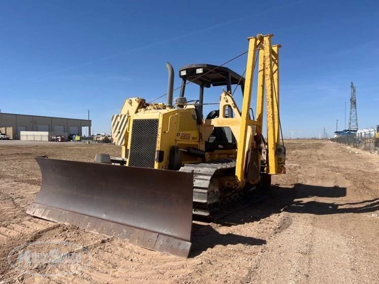 Front of used New Holland Dozer